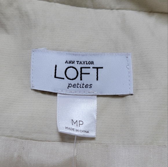 LOFT Cream Trench Coat with Classic Design Size Medium Petite NWT - Picture 4 of 10